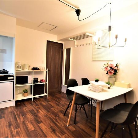 Appartamento Kuromon28-Near Kuromon Market,Nihonbashi Station Osaka Esterno foto