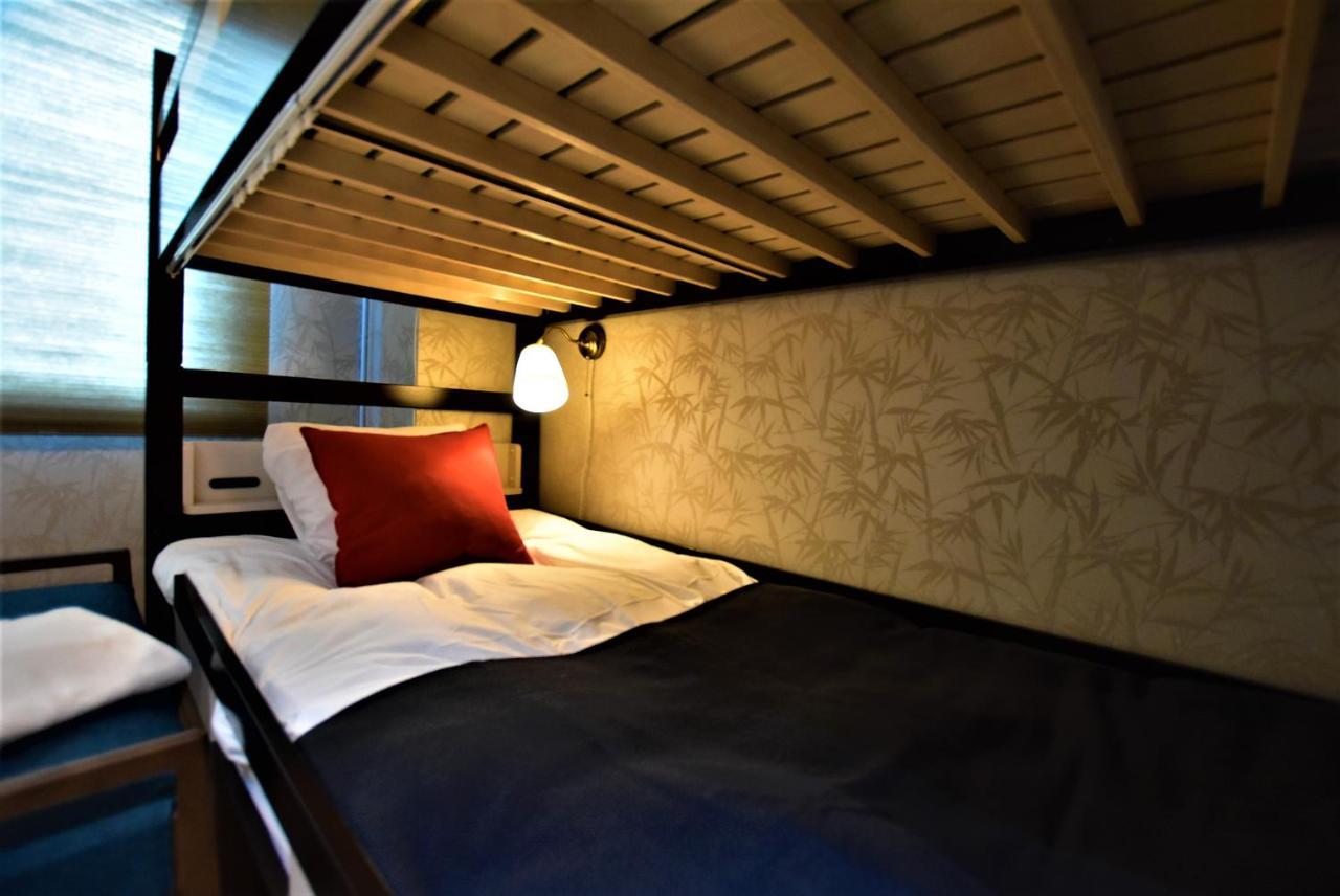 Appartamento Kuromon28-Near Kuromon Market,Nihonbashi Station Osaka Esterno foto