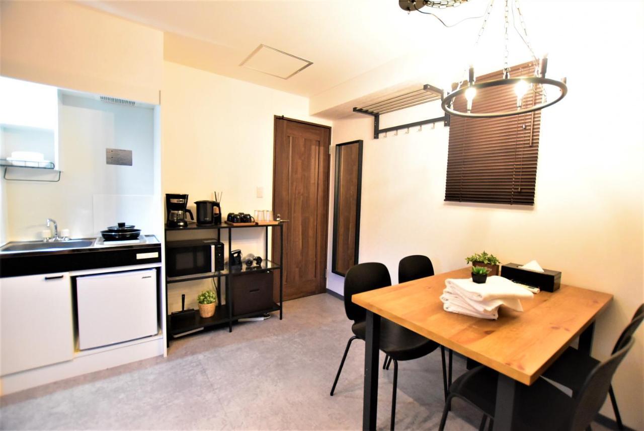 Appartamento Kuromon28-Near Kuromon Market,Nihonbashi Station Osaka Esterno foto