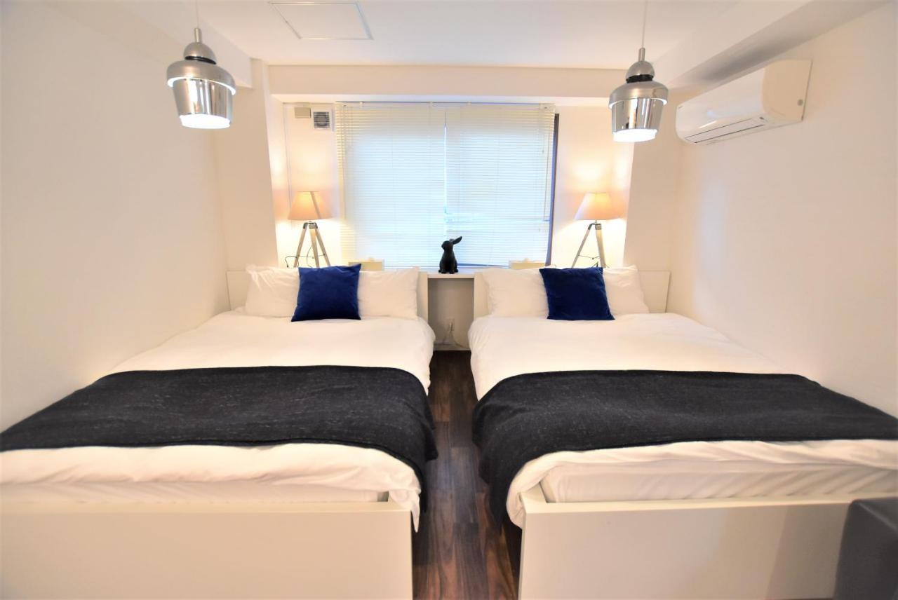 Appartamento Kuromon28-Near Kuromon Market,Nihonbashi Station Osaka Esterno foto